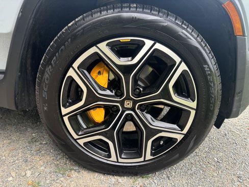 Used 2022 Rivian R1S Launch Edition AWD/4WD image 35
