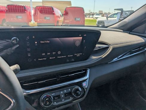 Used 2025 Buick Envista Sport Touring w/ Convenience I Package FWD image 21