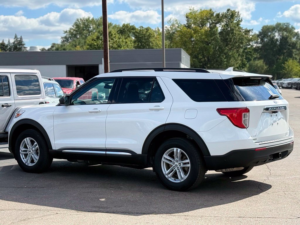 Used 2024 Ford Explorer XLT w/ Class IV Trailer Tow Package AWD/4WD image 36