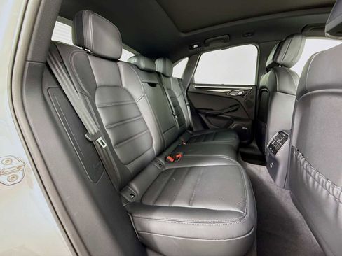 Certified 2025 Porsche Macan T image 29