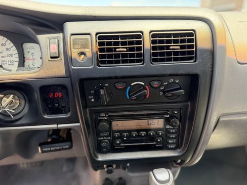 Used 2004 Toyota Tacoma PreRunner RWD image 16