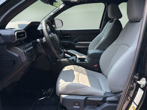 Used 2024 Toyota Tacoma SR5 AWD/4WD image 12