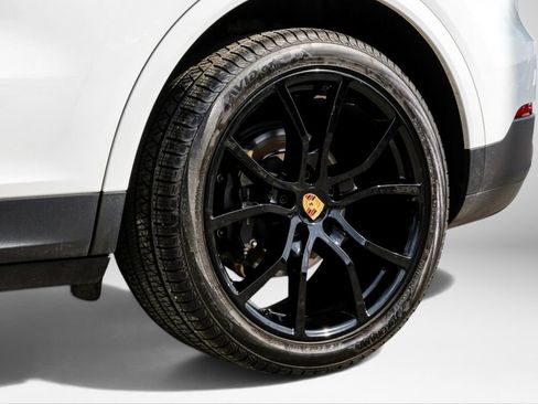 Used 2021 Porsche Cayenne AWD/4WD image 52
