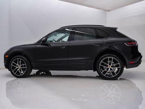 Certified 2026 Porsche Macan AWD/4WD image 2