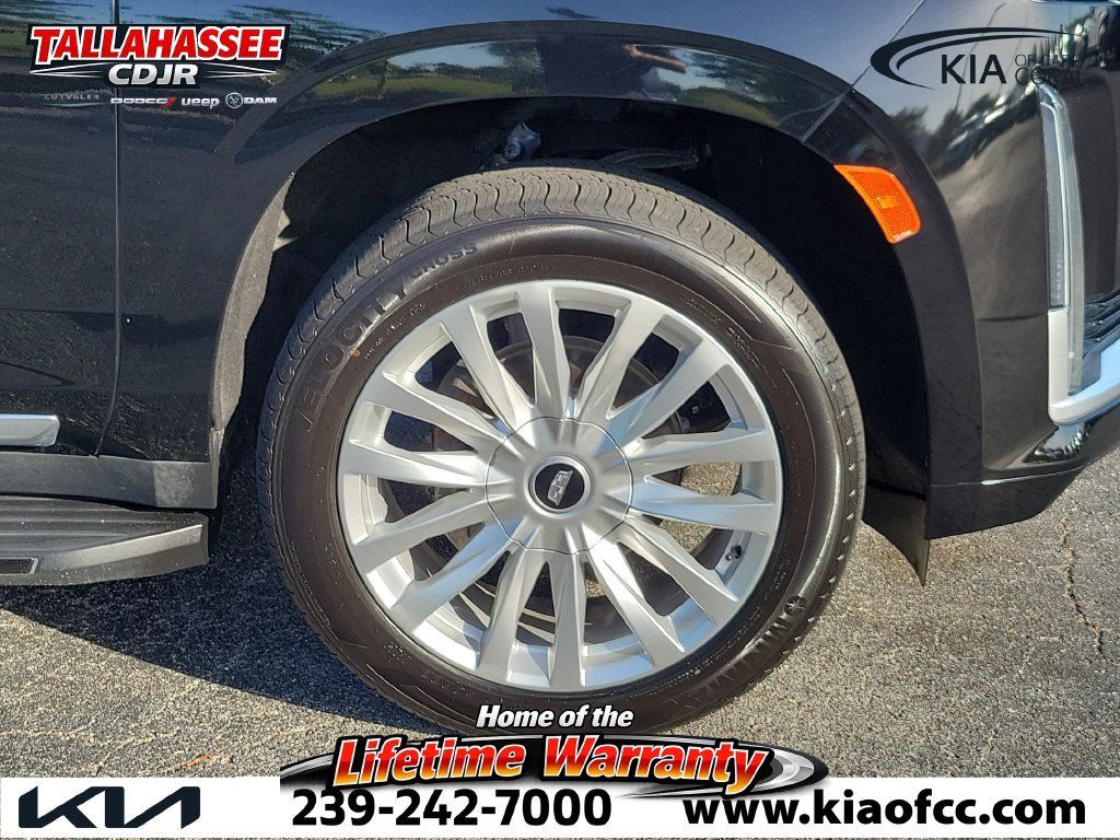 Used 2021 Cadillac Escalade Luxury RWD image 9