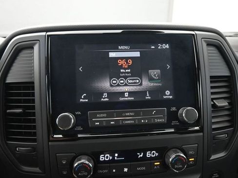 Used 2024 Nissan Titan SV AWD/4WD image 16