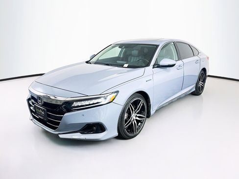 Used 2021 Honda Accord Touring image 3