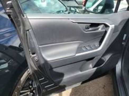 Used 2025 Toyota RAV4 LE AWD/4WD image 16