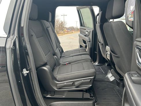 Used 2022 GMC Yukon XL SLE image 28