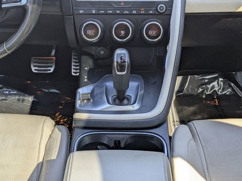 Used 2019 Jaguar E-PACE R-Dynamic SE image 21