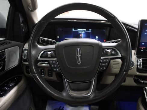 Used 2022 Lincoln Navigator L Reserve AWD/4WD image 41
