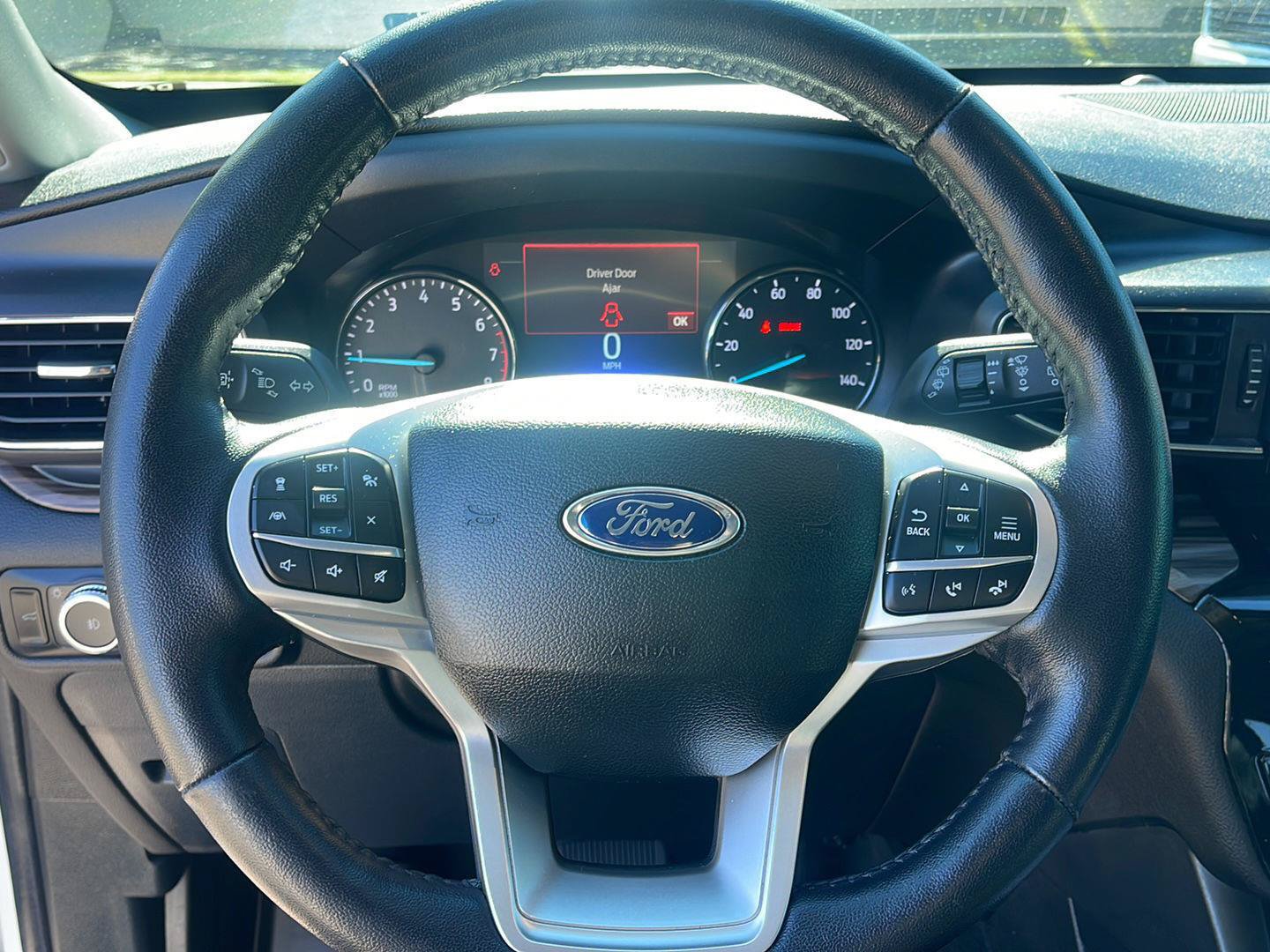 Used 2023 Ford Explorer Limited w/ Equipment Group 301A RWD image 22