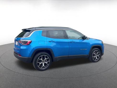 Used 2025 Jeep Compass Limited AWD/4WD image 12