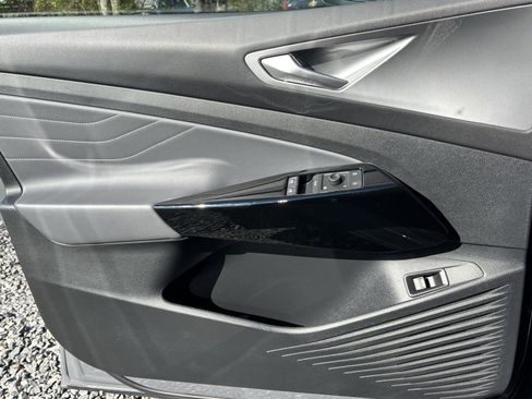 Used 2023 Volkswagen ID.4 Pro S image 5