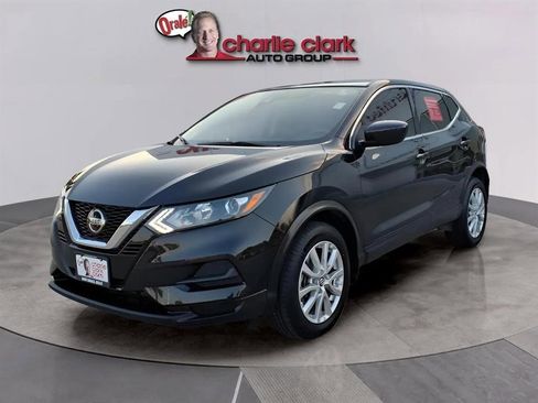 Used 2021 Nissan Rogue Sport S image 1
