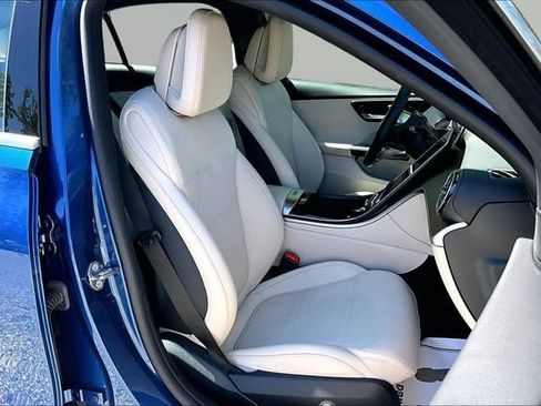 Certified 2024 Mercedes-Benz C 300 4MATIC Sedan image 32