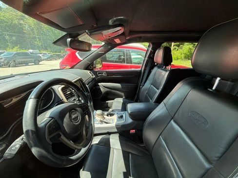Used 2017 Jeep Grand Cherokee Overland w/ Jeep Active Safety Group AWD/4WD image 7
