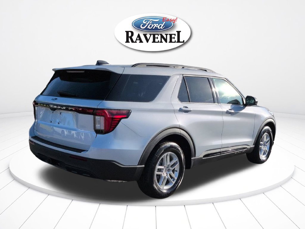 New 2026 Ford Explorer Active RWD image 4