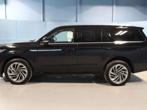 New 2026 Lincoln Navigator Reserve AWD/4WD image 31