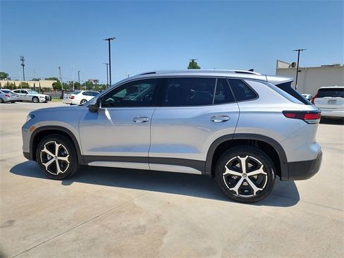 New 2025 Volkswagen Tiguan SE image 7