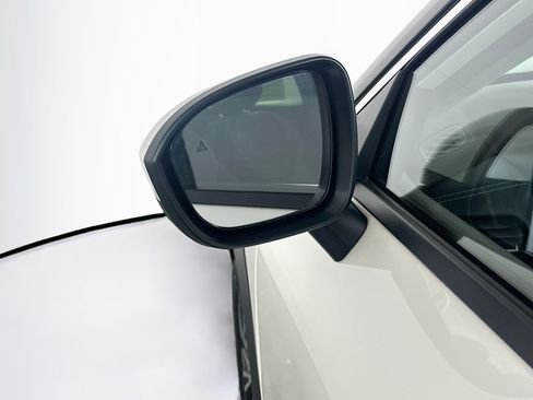 Used 2023 Nissan Rogue SV AWD/4WD image 16