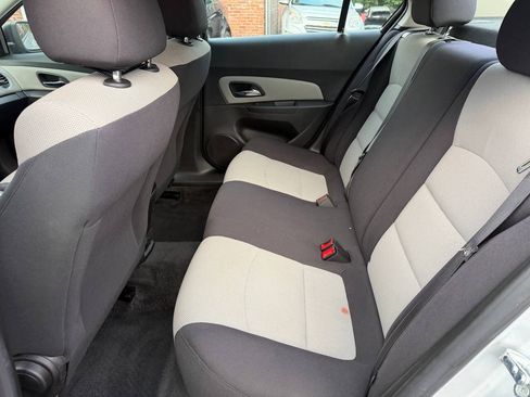 Used 2015 Chevrolet Cruze LS FWD image 13