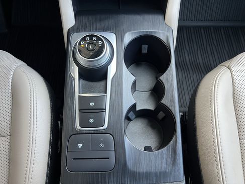 Used 2022 Ford Escape SEL image 25