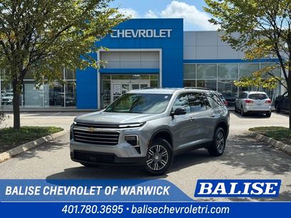Used 2025 Chevrolet Traverse LT