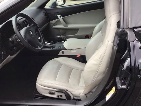 Used 2006 Chevrolet Corvette Convertible w/ Preferred Equipment Group RWD image 5