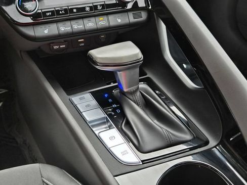 Certified 2025 Hyundai Elantra SEL FWD image 34