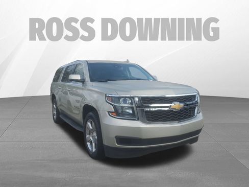 Used 2016 Chevrolet Suburban LT image 3