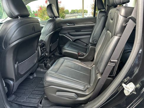 Used 2021 Jeep Grand Cherokee L Limited AWD/4WD image 17
