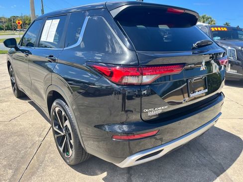 Used 2023 Mitsubishi Outlander SE image 5
