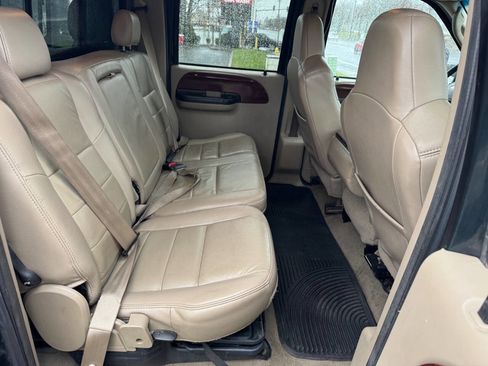 Used 2005 Ford F250 Lariat image 10