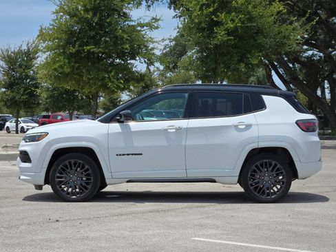 Used 2022 Jeep Compass High Altitude AWD/4WD image 2