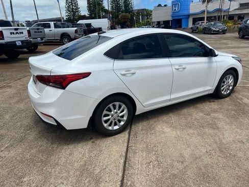 Used 2022 Hyundai Accent SEL FWD image 5