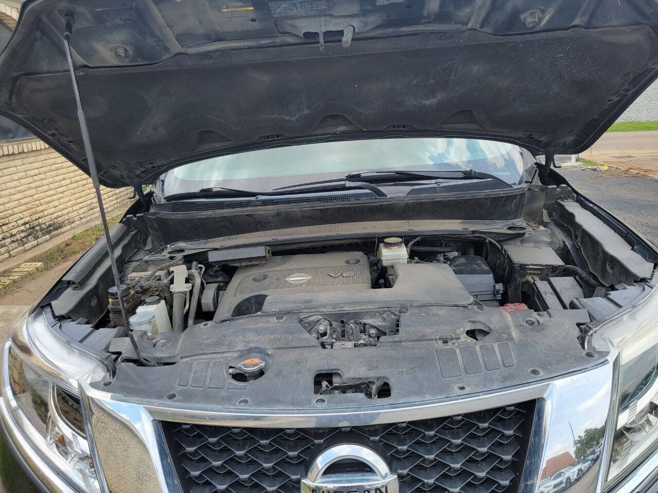 Used 2014 Nissan Pathfinder SL w/ SL Premium Package FWD image 16