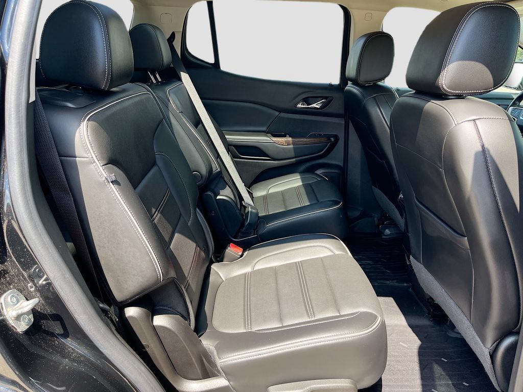 Used 2022 GMC Acadia Denali w/ Denali Ultimate Package AWD/4WD image 31