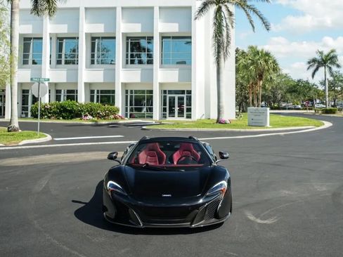 Used 2016 McLaren 650S Spider RWD image 2