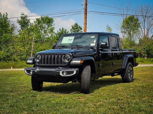 New 2026 Jeep Gladiator Sport AWD/4WD image 8