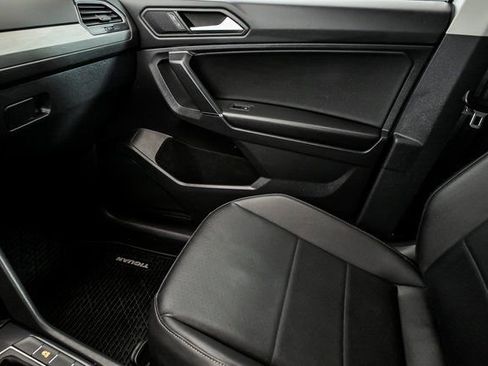 Used 2020 Volkswagen Tiguan SE w/ 3rd Row Seat Package image 21