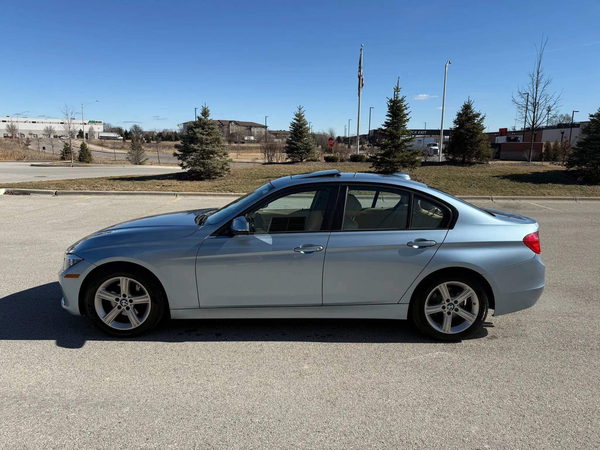 Used 2014 BMW 328i Sedan RWD image 2