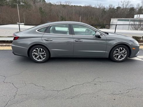 Used 2022 Hyundai Sonata SEL w/ Convenience Package image 2