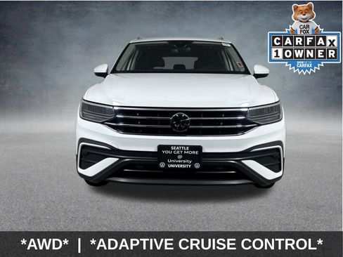 Used 2024 Volkswagen Tiguan SE image 2
