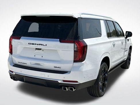 New 2026 GMC Yukon XL Denali w/ Denali Reserve Package AWD/4WD image 7