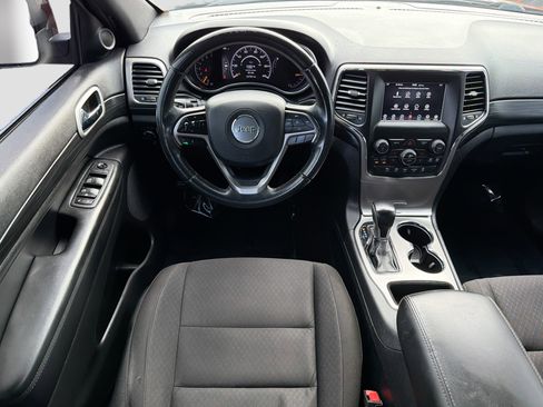 Used 2020 Jeep Grand Cherokee Laredo image 15