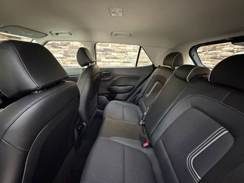 Certified 2024 Hyundai Venue Limited image 28