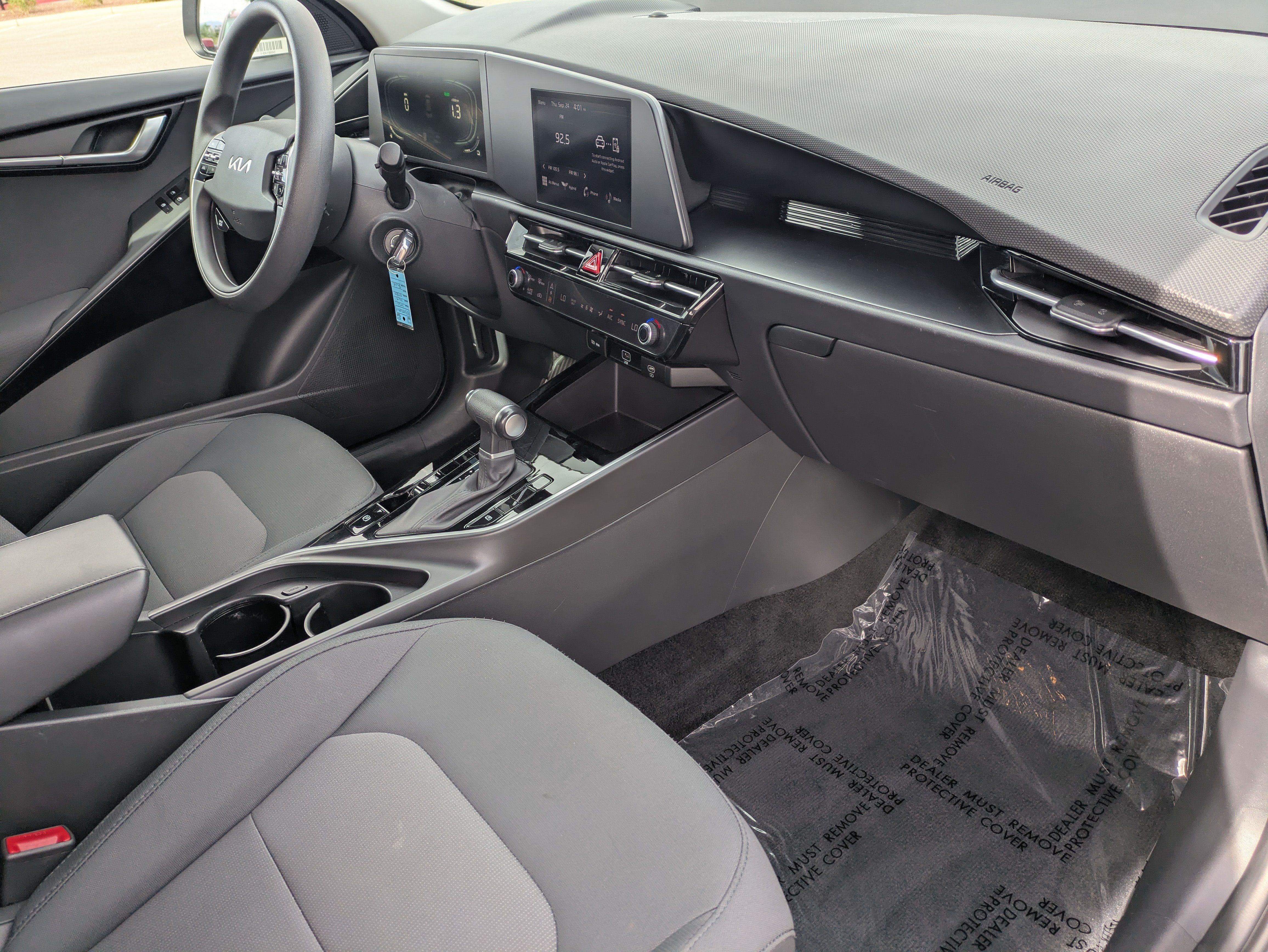 Certified 2025 Kia Niro LX FWD image 13