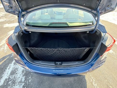 Used 2013 Hyundai Elantra GLS w/ Preferred Pkg image 21