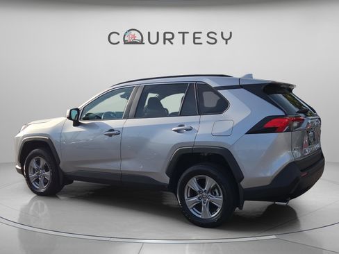 Certified 2025 Toyota RAV4 XLE w/ Convenience Package image 4